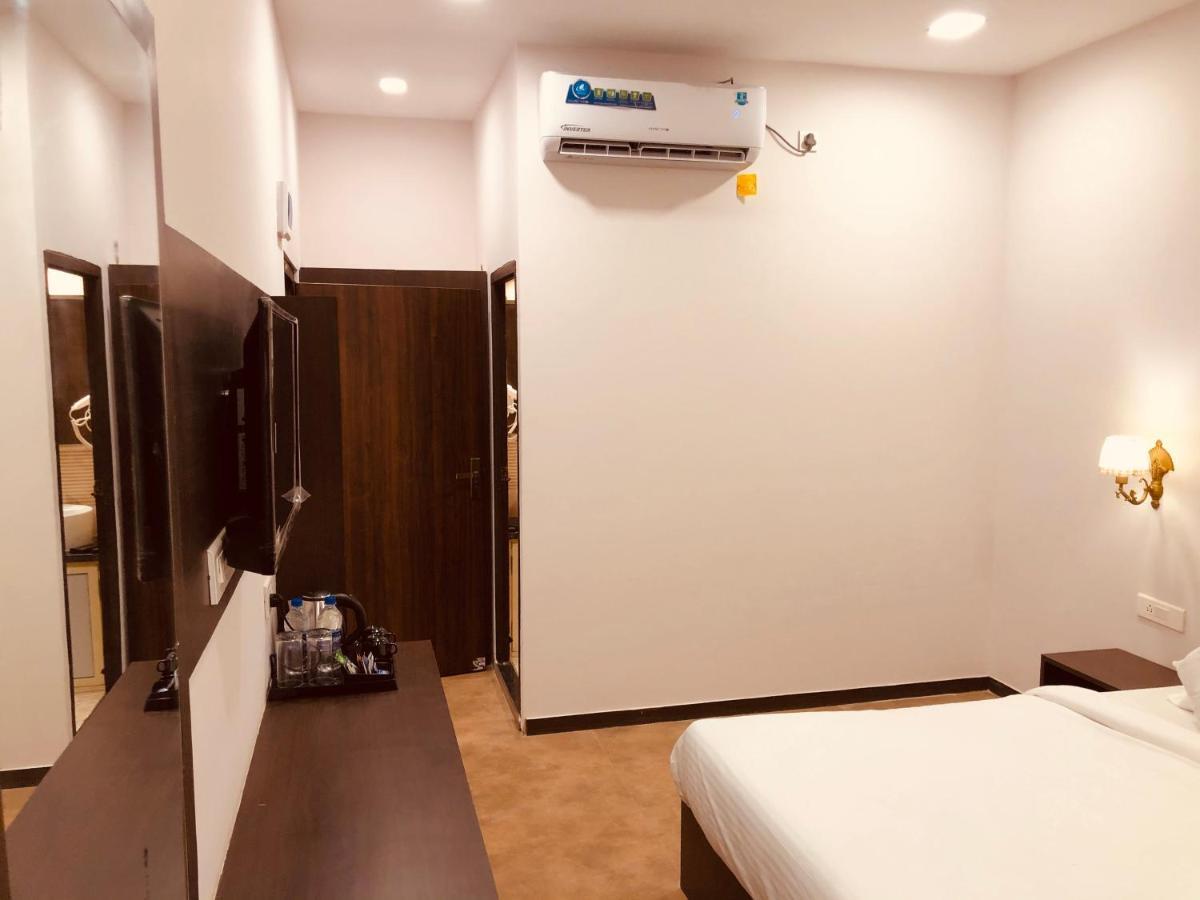 Aurum Resorts Morjim Ashvem Beach Exterior foto